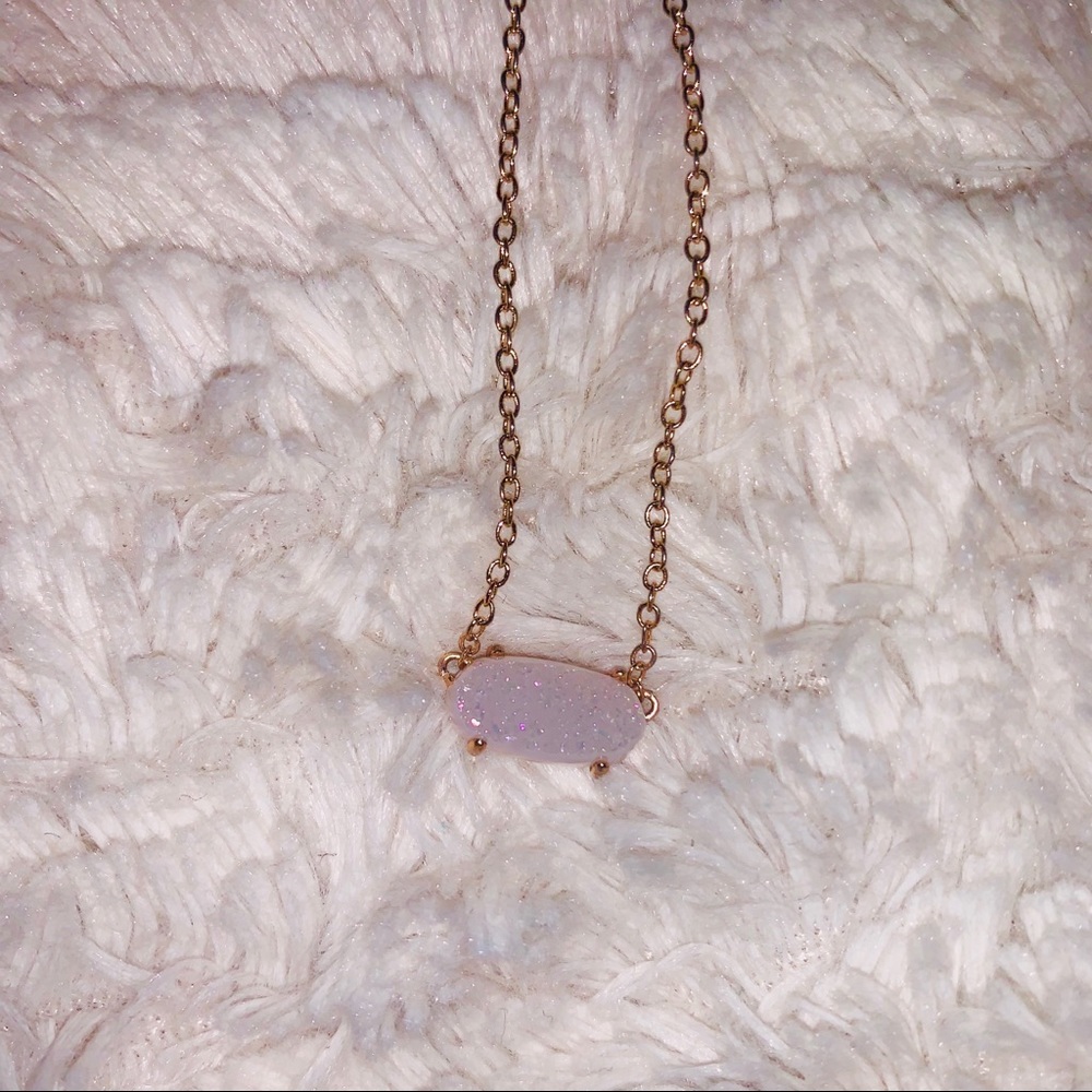 Kendra Scott necklace
